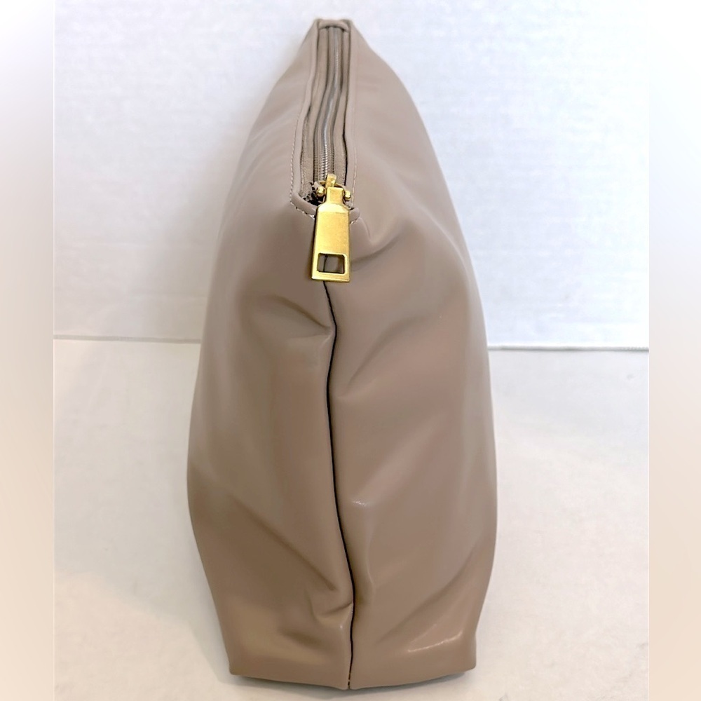 Melie Bianco Zip Top Tan Pouch Clutch NWOT - Picture 4 of 16